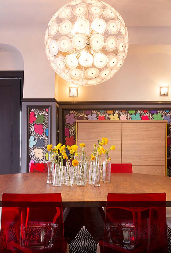 Cadeira vermelha: dicas para escolher e 52 ideias criativas